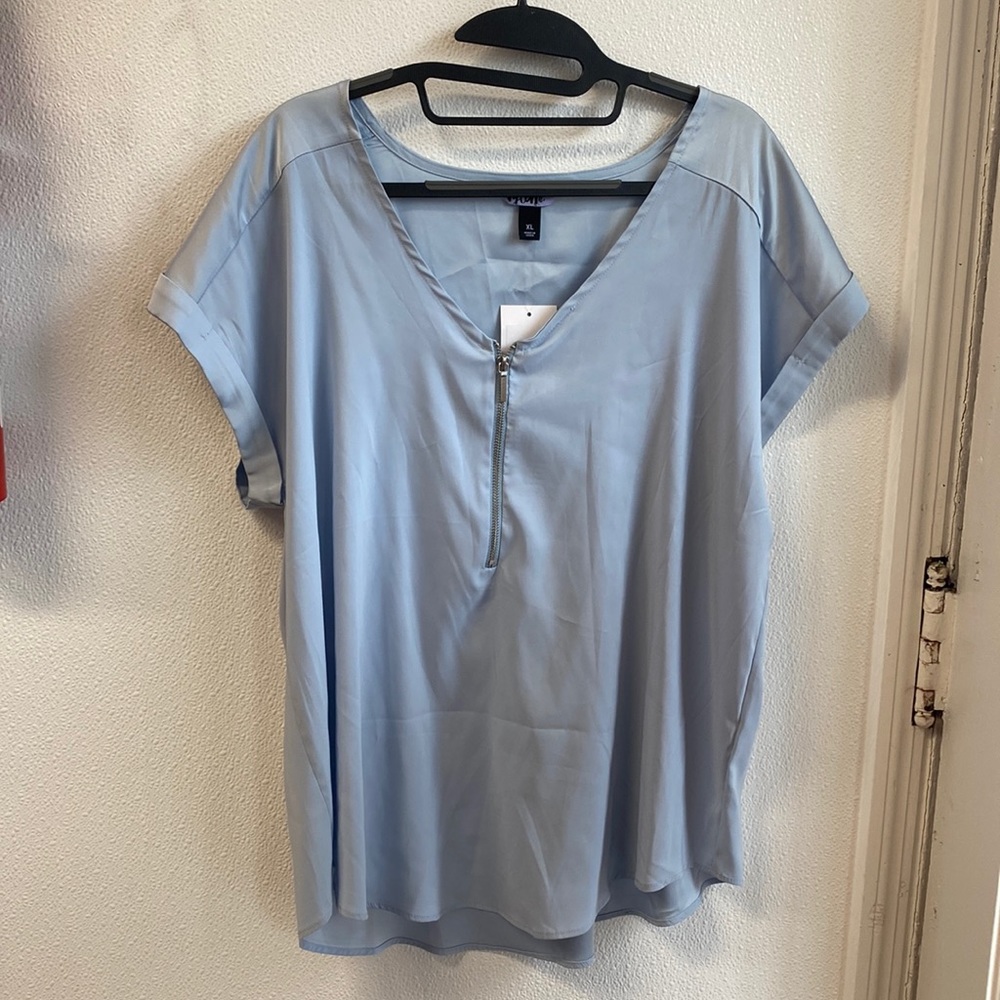 Vylette Zip Top